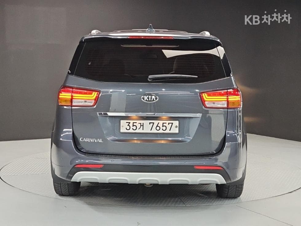 Киа All New Канивал9-местен 2.2 Дизел Престиж - 3