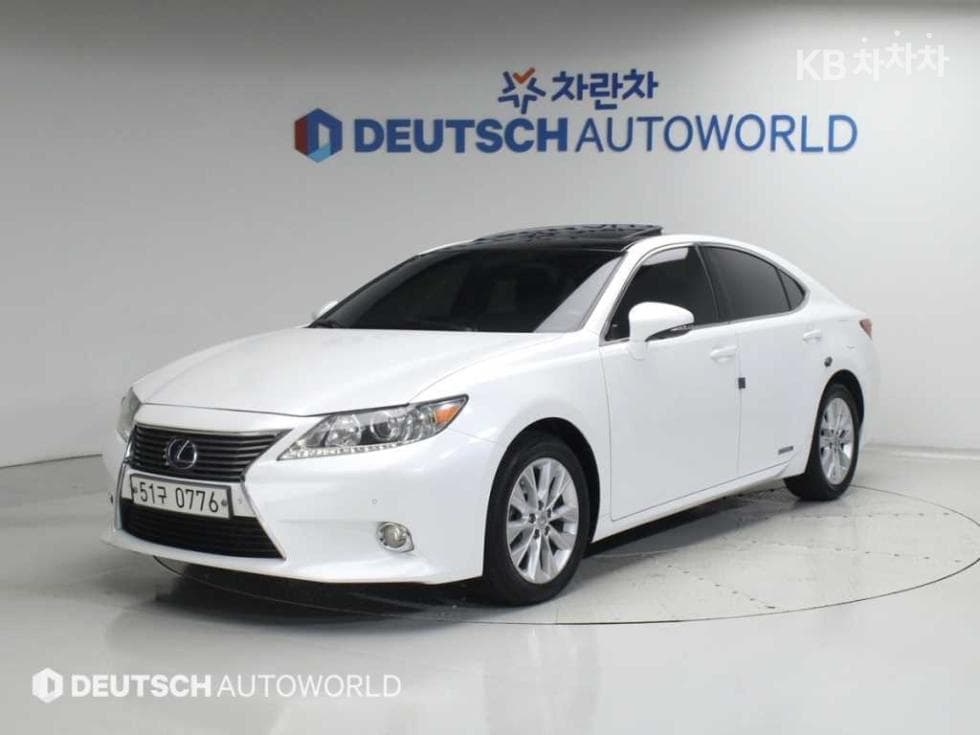 Lexus New ES 300h 이그제큐티브 - Image 1