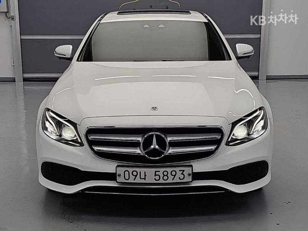 Mercedes-Benz E-Клас (W213)E300 4Matic Exclusive - 2