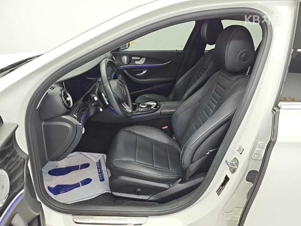 Mercedes-Benz E-Клас (W213)E300 4Matic Exclusive - 11