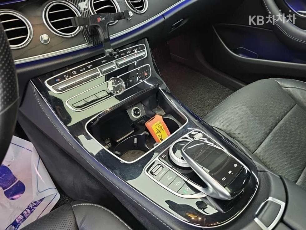 Mercedes-Benz E-Клас (W213)E300 4Matic Exclusive - 17