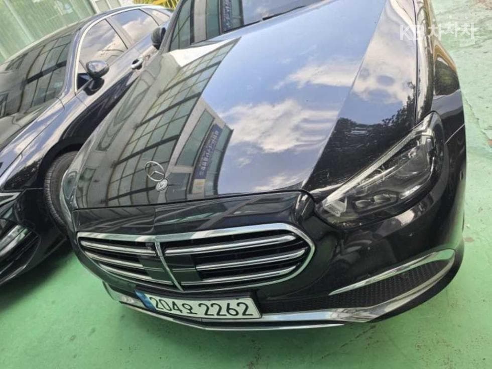 Mercedes-Benz E-Клас (W213) E220d 4MATIC AMG Line - Image 1