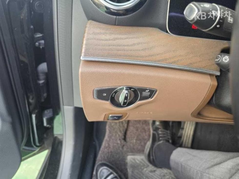 Mercedes-Benz E-Клас (W213)E220d 4MATIC AMG Line - 5