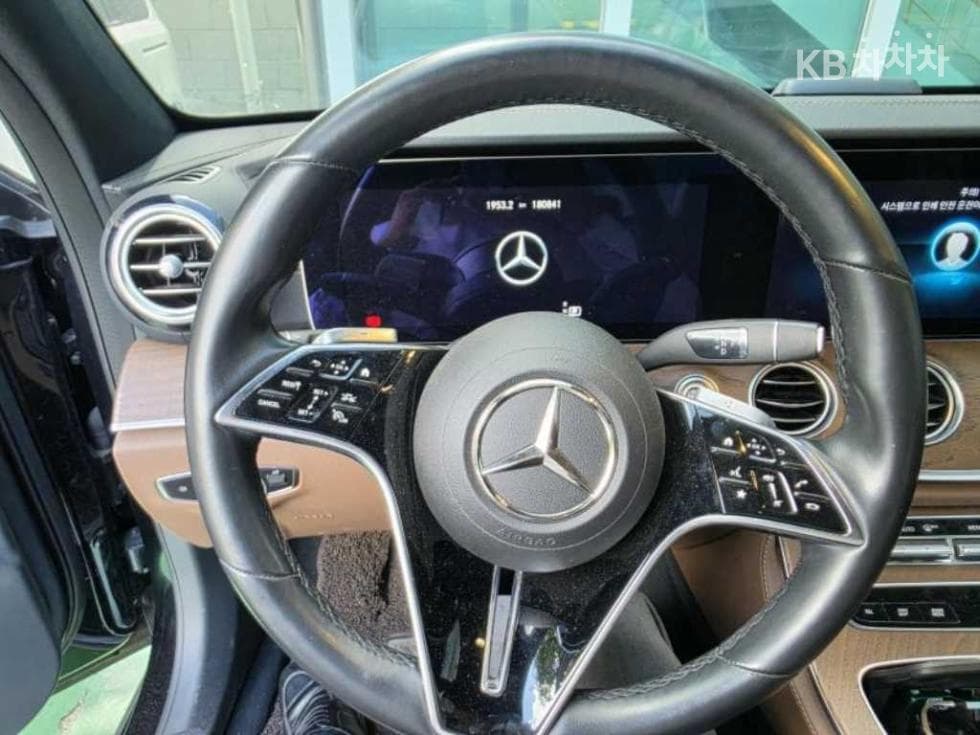 Mercedes-Benz E-Клас (W213)E220d 4MATIC AMG Line - 8