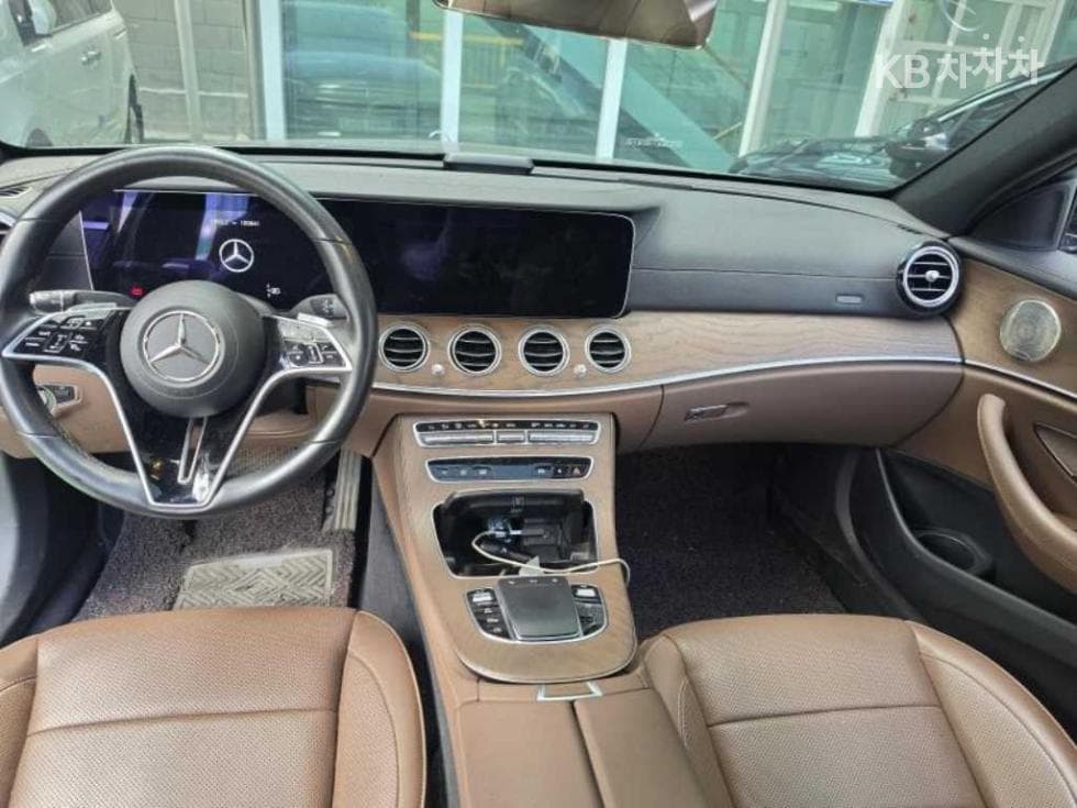 Mercedes-Benz E-Клас (W213)E220d 4MATIC AMG Line - 15