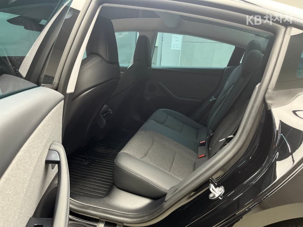 테슬라 Model 3 HighlandRWD - 16