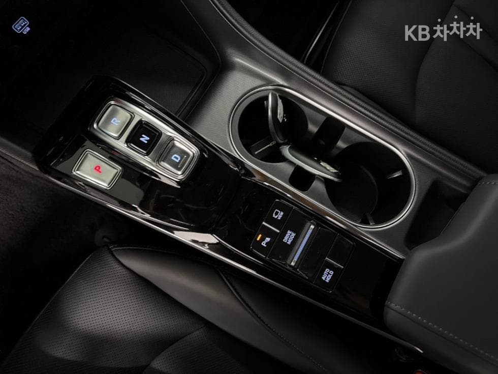 Hyundai Sonata Hybrid (DN8)2.0 Hybrid Premium Plus - 8
