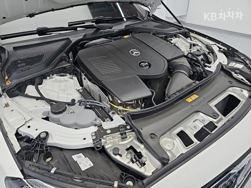 Mercedes-Benz E-클래스 (W214)E200 Avantgrade - 5