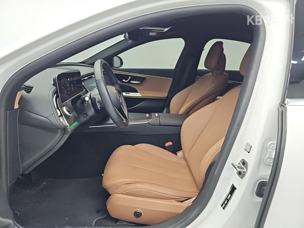Mercedes-Benz E-클래스 (W214)E200 Avantgrade - 11