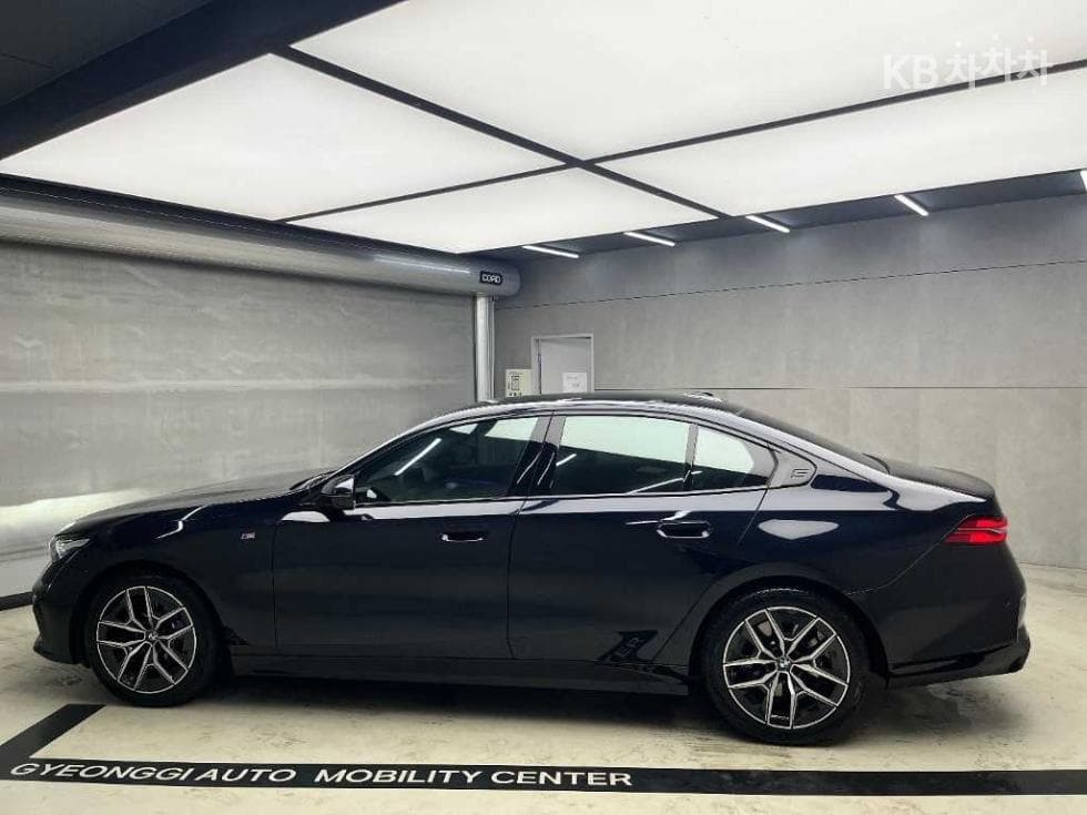 BMW New5 Series(G60)520i M Sport - 4