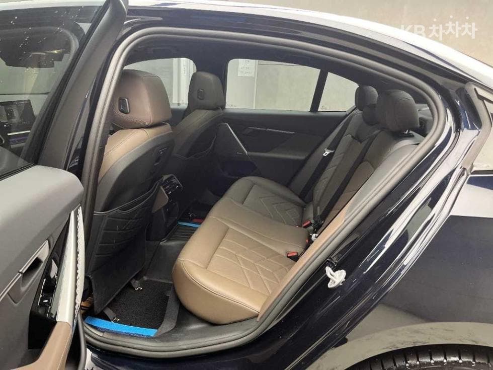 BMW New5 Series(G60)520i M Sport - 6
