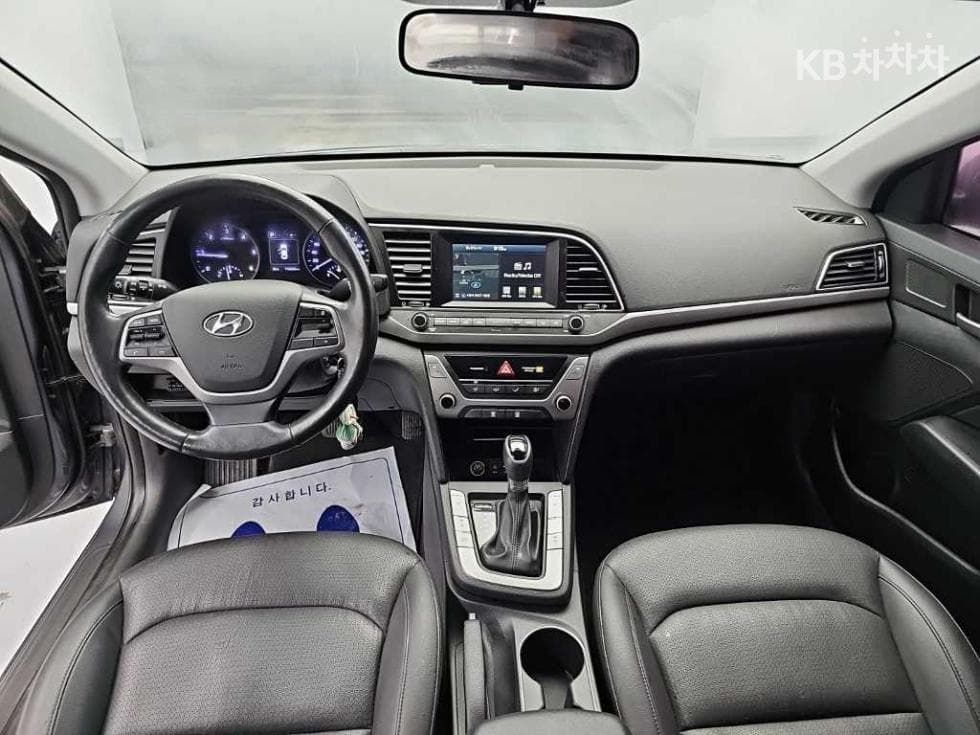Хюндай Avante (Elantra)AD1.6 e-VGT Смарт - 7