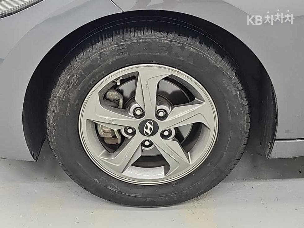 Хюндай Avante (Elantra)AD1.6 e-VGT Смарт - 19