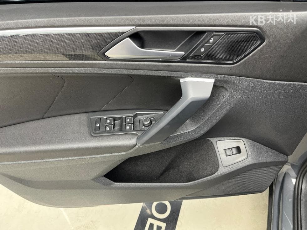 Volkswagen The New (фейслифт) Tiguan2.0 Турбо Дизел Инжекция Prestige - 11