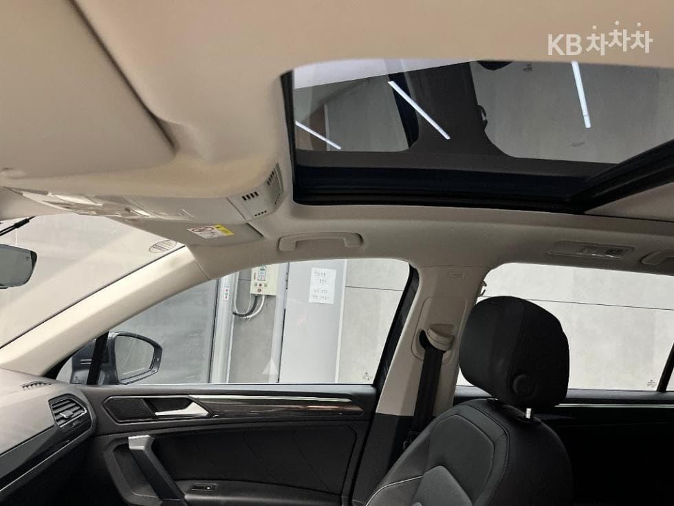 Volkswagen The New (фейслифт) Tiguan2.0 Турбо Дизел Инжекция Prestige - 15