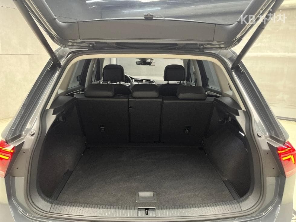 Volkswagen The New (фейслифт) Tiguan2.0 Турбо Дизел Инжекция Prestige - 16