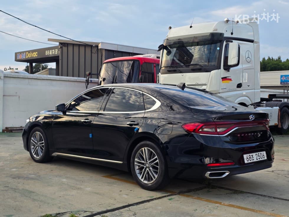 Hyundai Grandeur (Azera)IG2.4 Premium Standard - 2