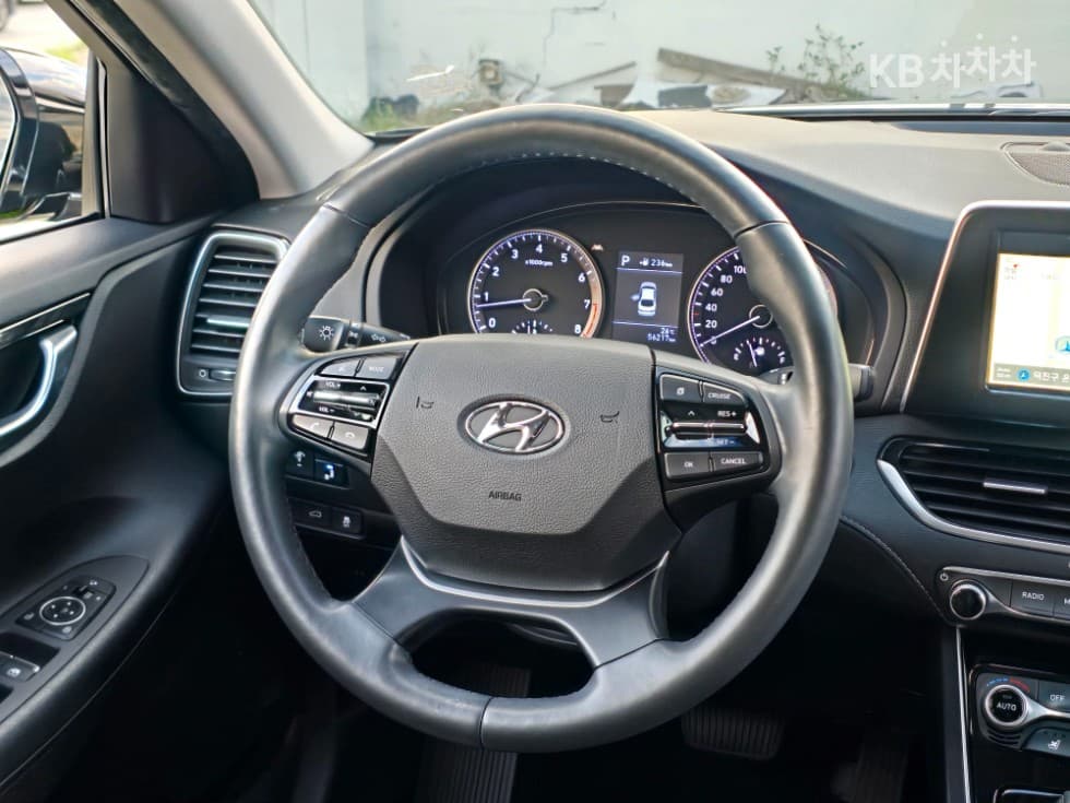 Hyundai Grandeur (Azera)IG2.4 Premium Standard - 11