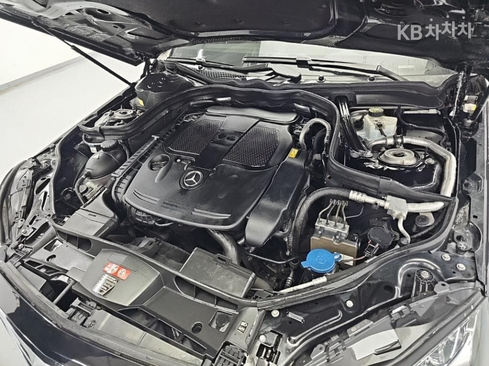Mercedes-Benz Нов E-КласE300 4매틱 Авангард W212 - 5