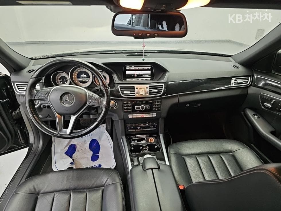 Mercedes-Benz Нов E-КласE300 4매틱 Авангард W212 - 7