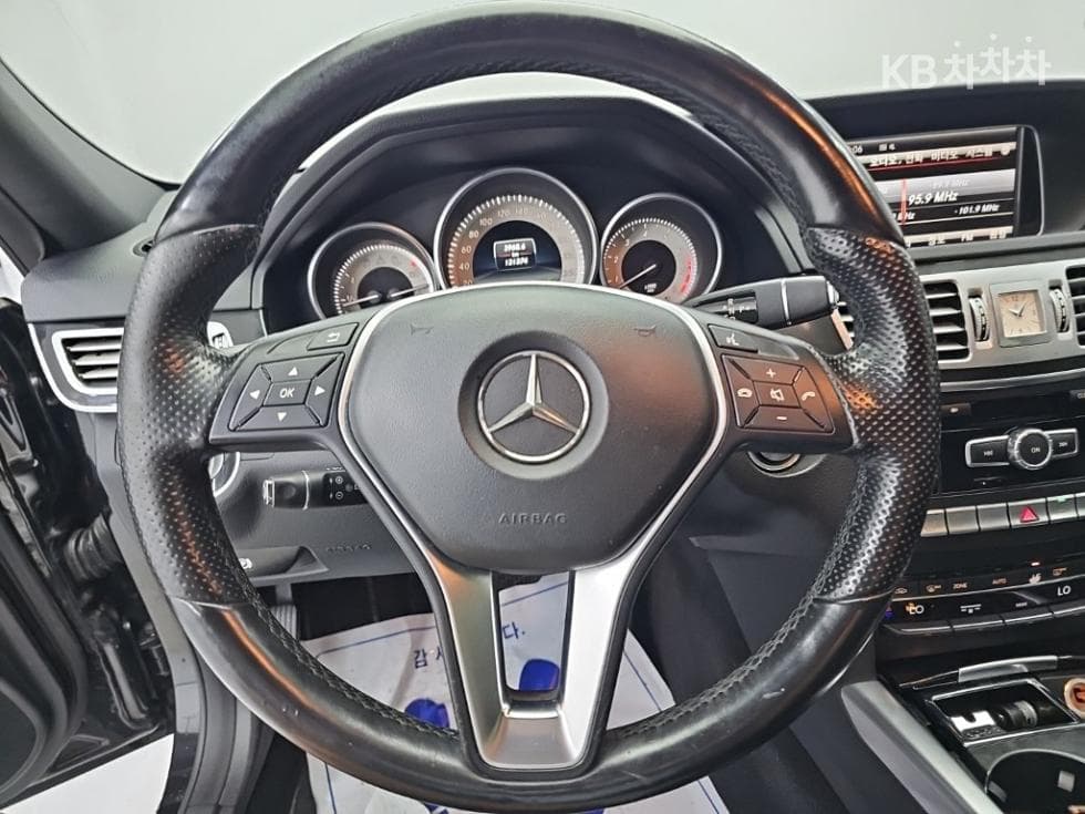 Mercedes-Benz Нов E-КласE300 4매틱 Авангард W212 - 9