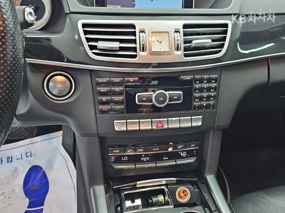Mercedes-Benz Нов E-КласE300 4매틱 Авангард W212 - 10