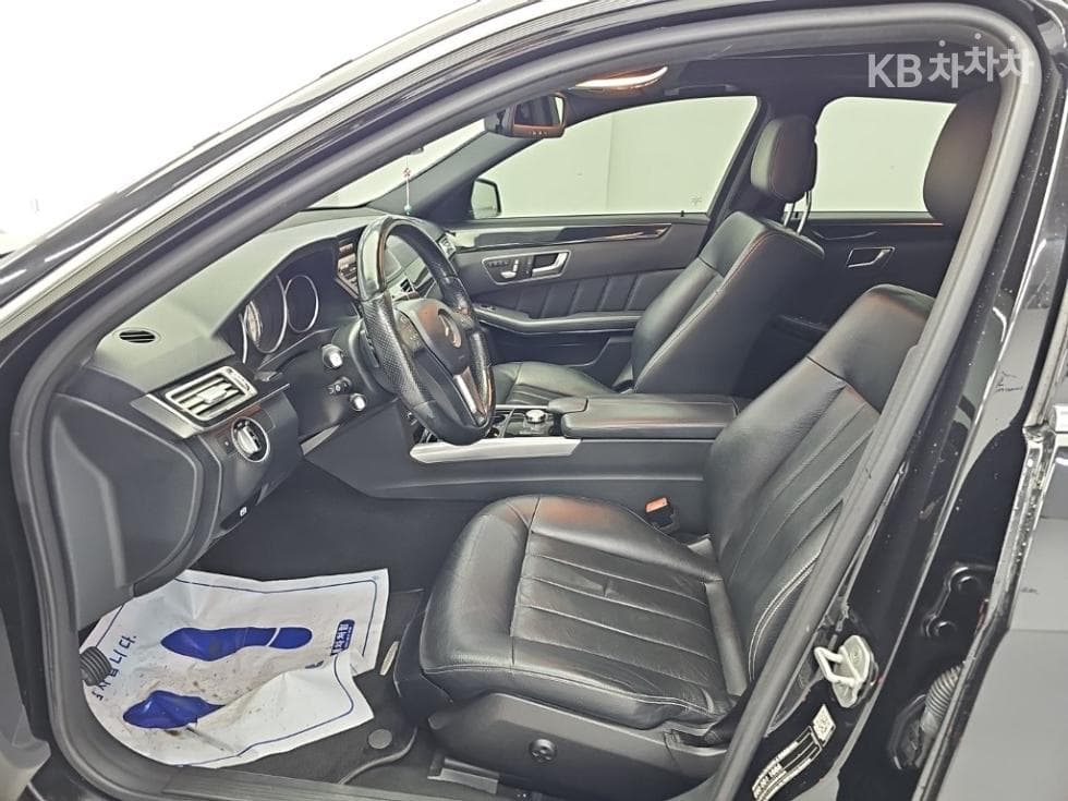 Mercedes-Benz Нов E-КласE300 4매틱 Авангард W212 - 11