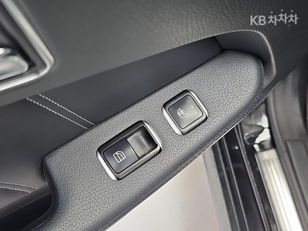 Mercedes-Benz Нов E-КласE300 4매틱 Авангард W212 - 13