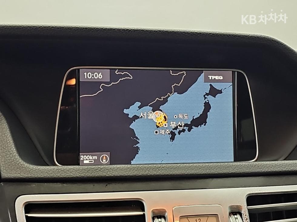 Mercedes-Benz Нов E-КласE300 4매틱 Авангард W212 - 14