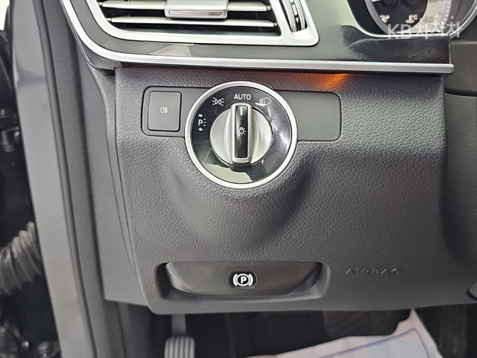 Mercedes-Benz Нов E-КласE300 4매틱 Авангард W212 - 19