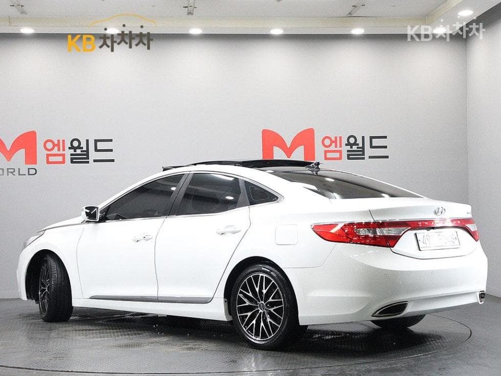 Hyundai Grandeur (Azera)HGHG240 Luxury - 4