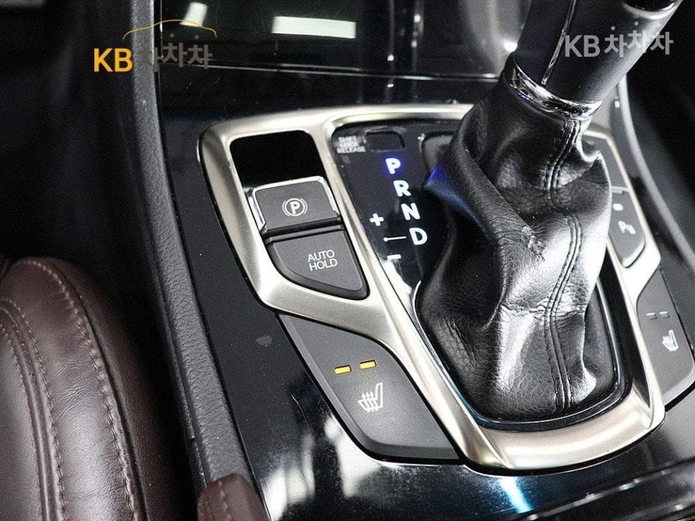 Hyundai Grandeur (Azera)HGHG240 Luxury - 9