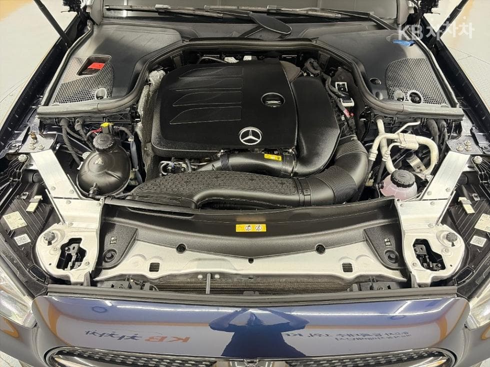 Mercedes-Benz E-Class (W213)E350 4MATIC AMG Line - 5