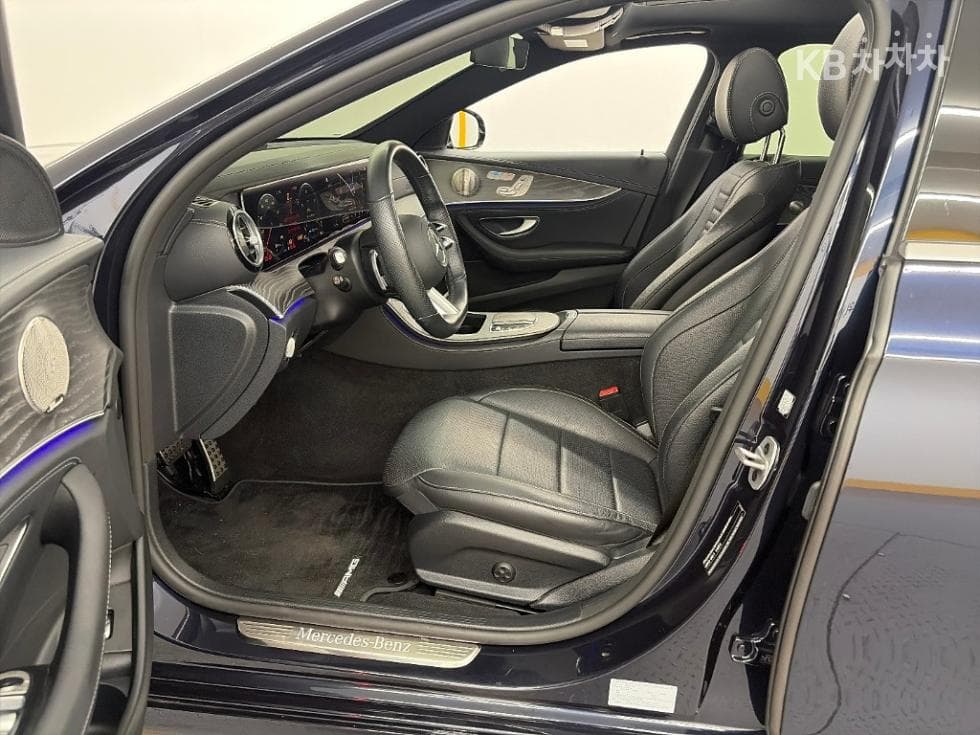 Mercedes-Benz E-Class (W213)E350 4MATIC AMG Line - 11