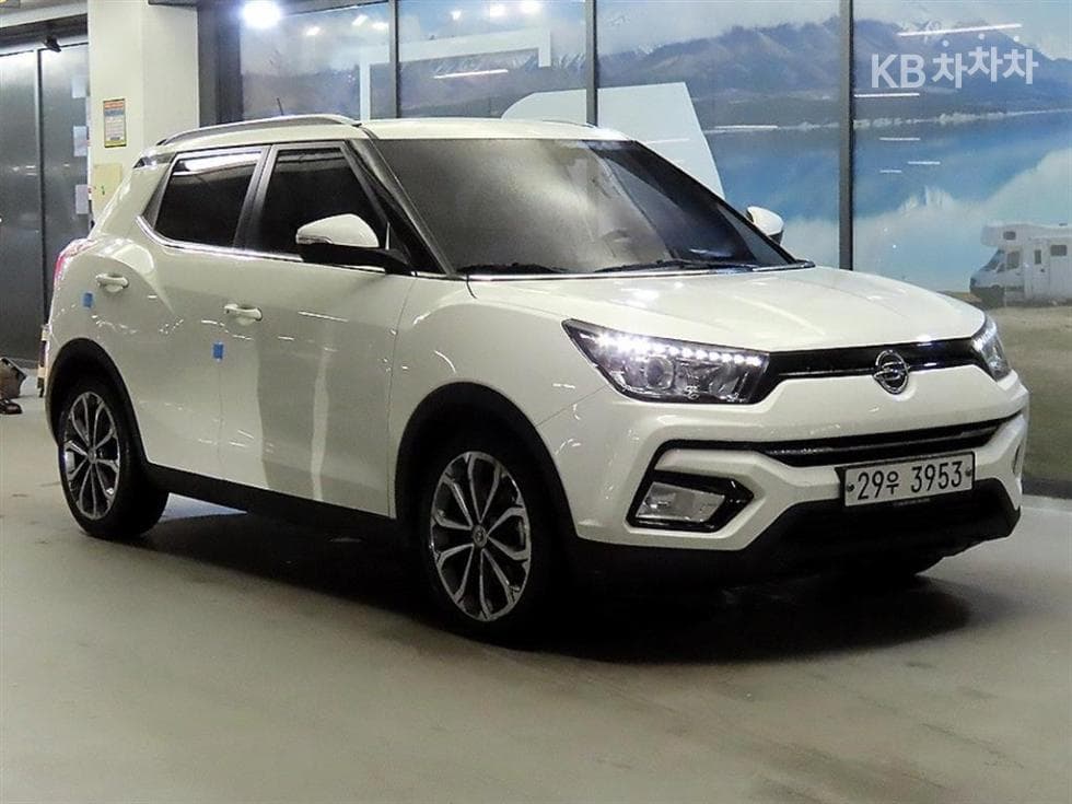 КейДжи Мобилити Тиволи 아머 1.6 Бензин VX 2WD - Image 1