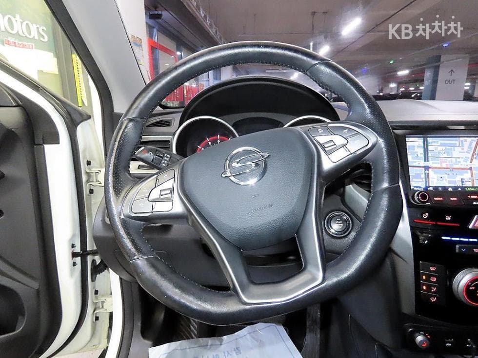 КейДжи Мобилити Тиволи 아머1.6 Бензин VX 2WD - 8