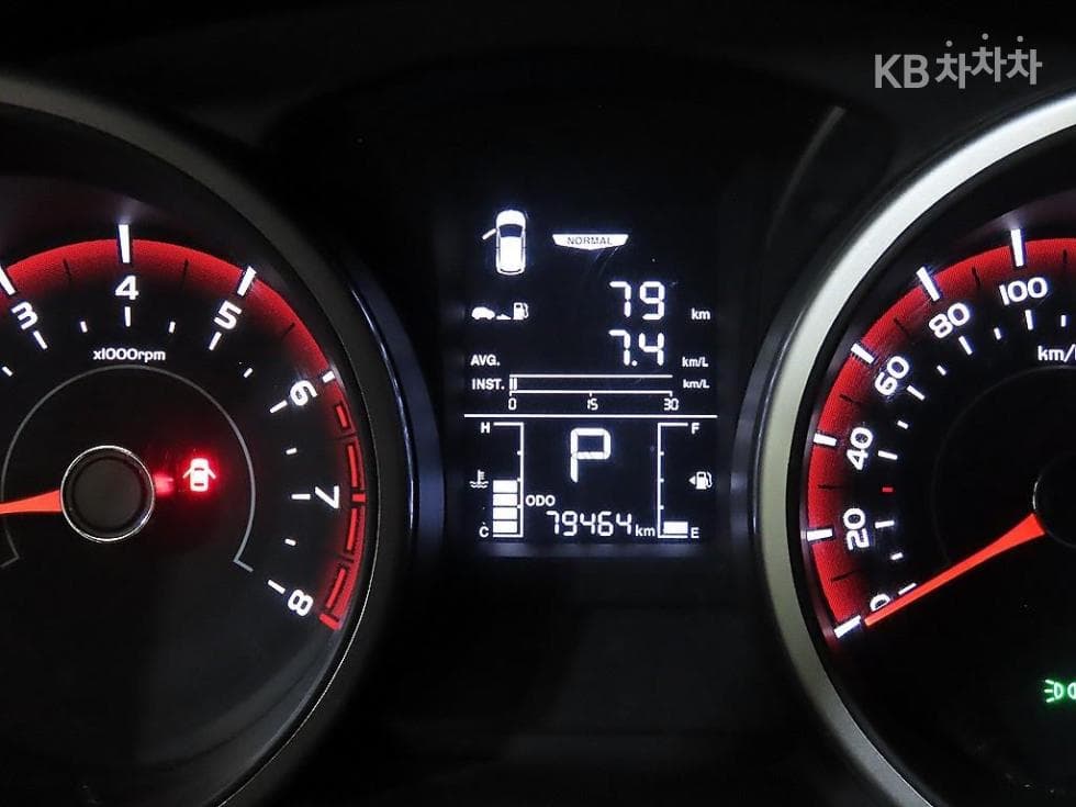 КейДжи Мобилити Тиволи 아머1.6 Бензин VX 2WD - 9