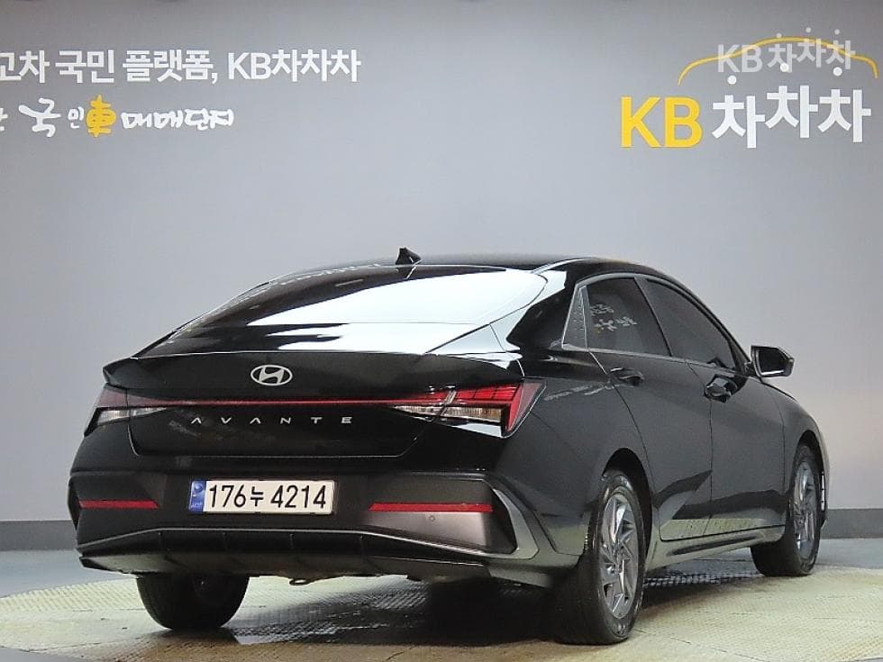 Hyundai The New (facelift) Avante (Elantra) (CN7)1.6 Gasoline Inspiration - 2