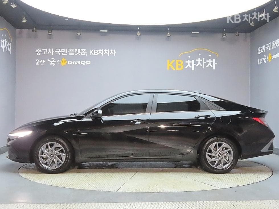 Hyundai The New (facelift) Avante (Elantra) (CN7)1.6 Gasoline Inspiration - 5