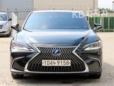 Lexus Нов 제너Рей (ван)션 ES 300h Executive - Image 1