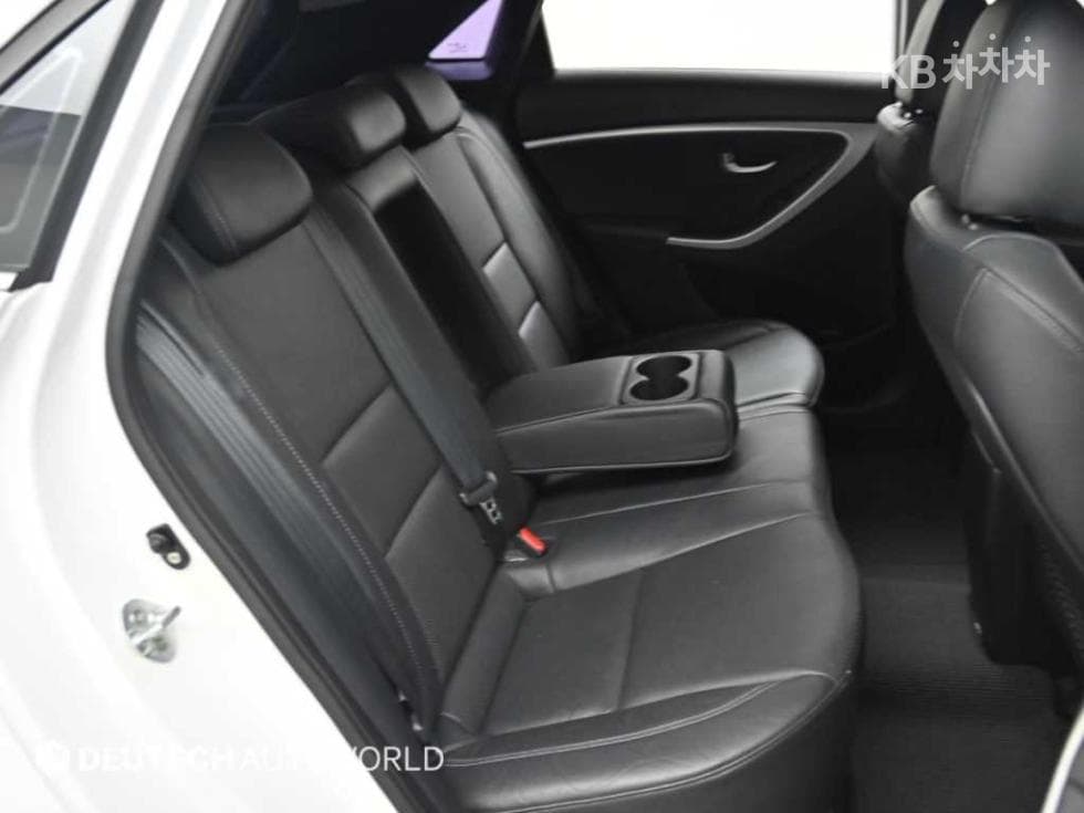 Хюндай i30(신형)1.6 VGT 유니크 - 12