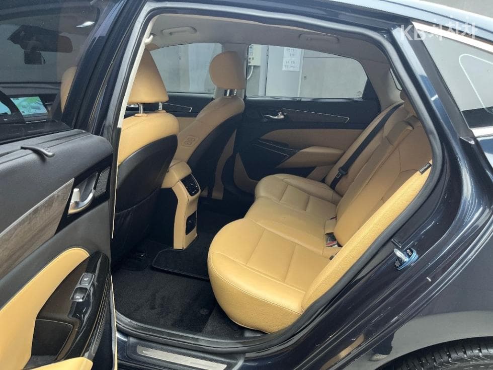Kia K7 Premiere Hybrid2.4 HEV Noblesse - 6