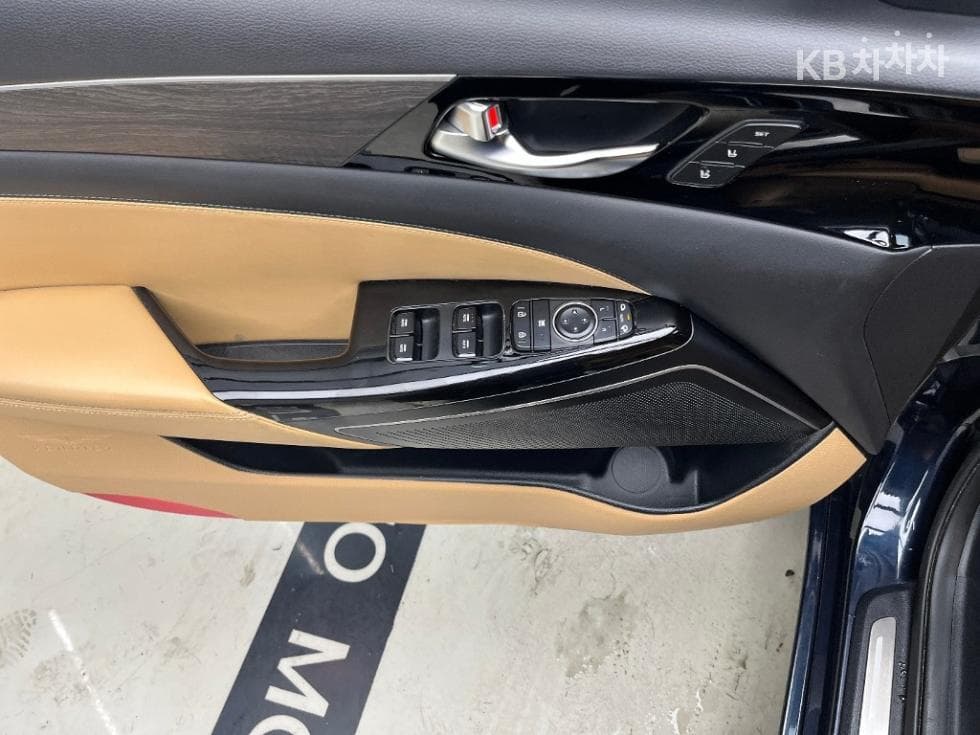 Kia K7 Premiere Hybrid2.4 HEV Noblesse - 11