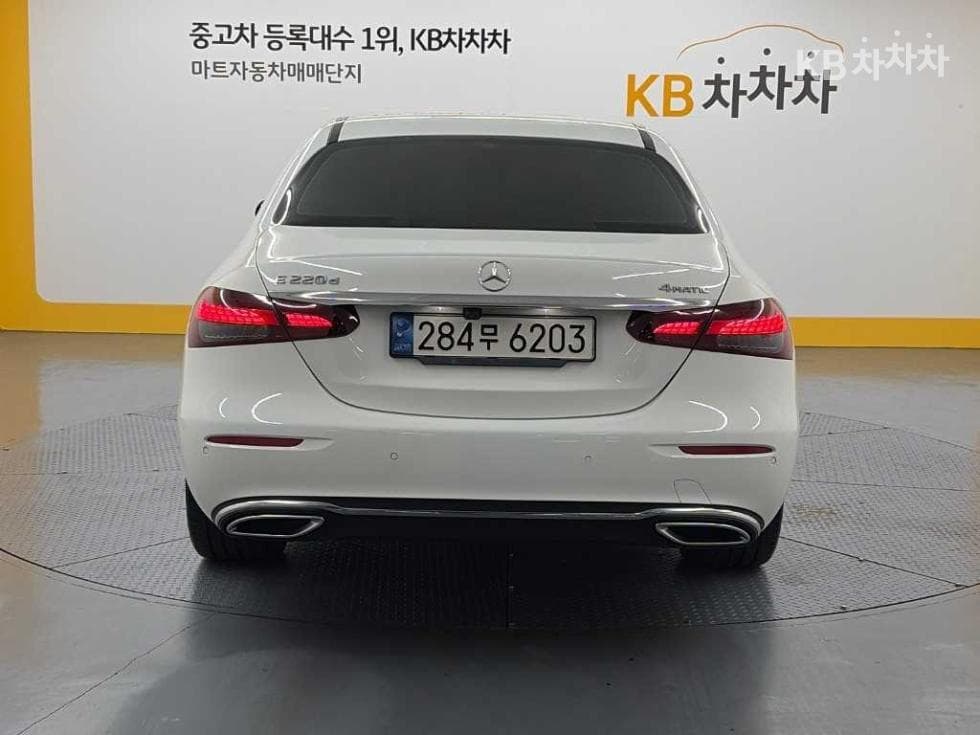 Mercedes-Benz E-Class (W213)E220d 4MATIC Exclusive - 3