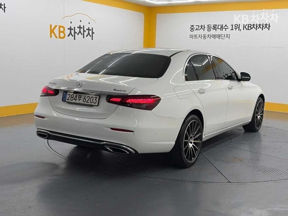 Mercedes-Benz E-Class (W213)E220d 4MATIC Exclusive - 4