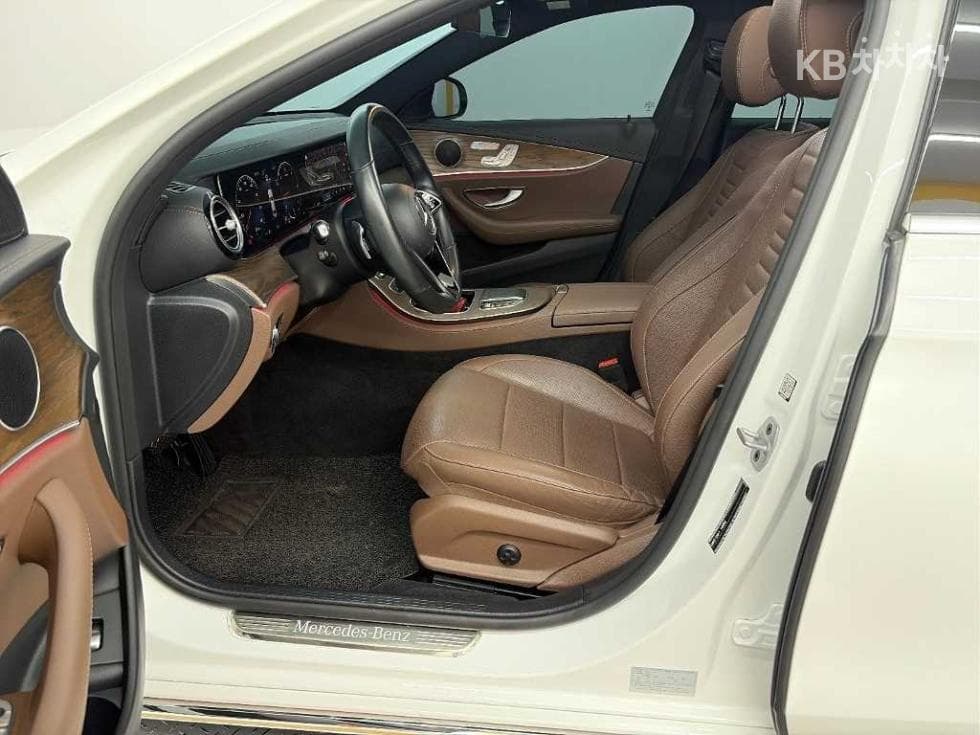 Mercedes-Benz E-Class (W213)E220d 4MATIC Exclusive - 11