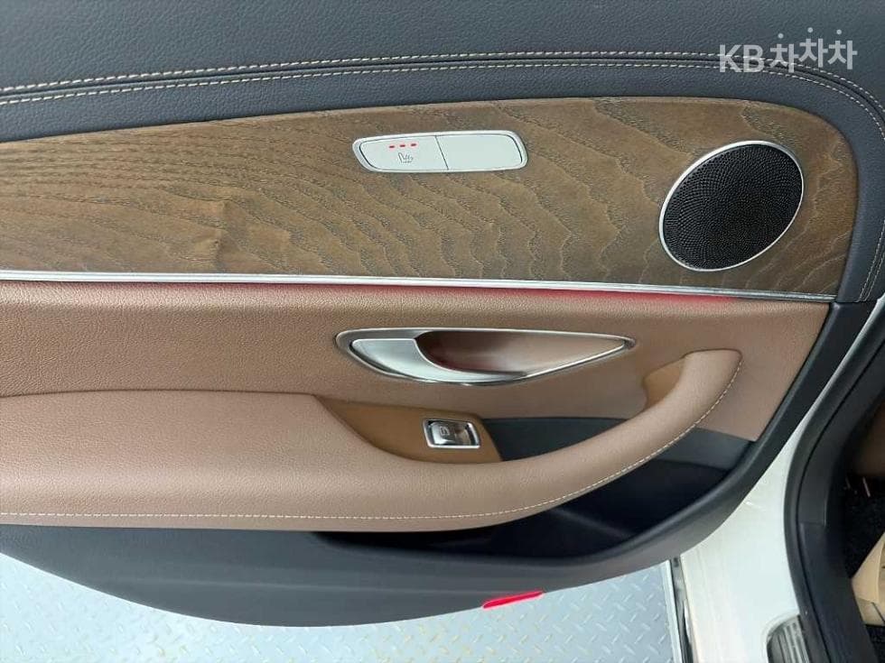 Mercedes-Benz E-Class (W213)E220d 4MATIC Exclusive - 13