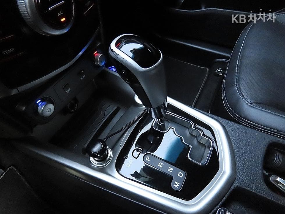 KG Mobility TivoliGasoline LX Standard - 9
