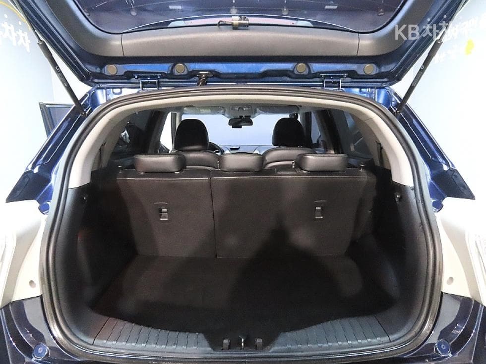 KG Mobility TivoliGasoline LX Standard - 19