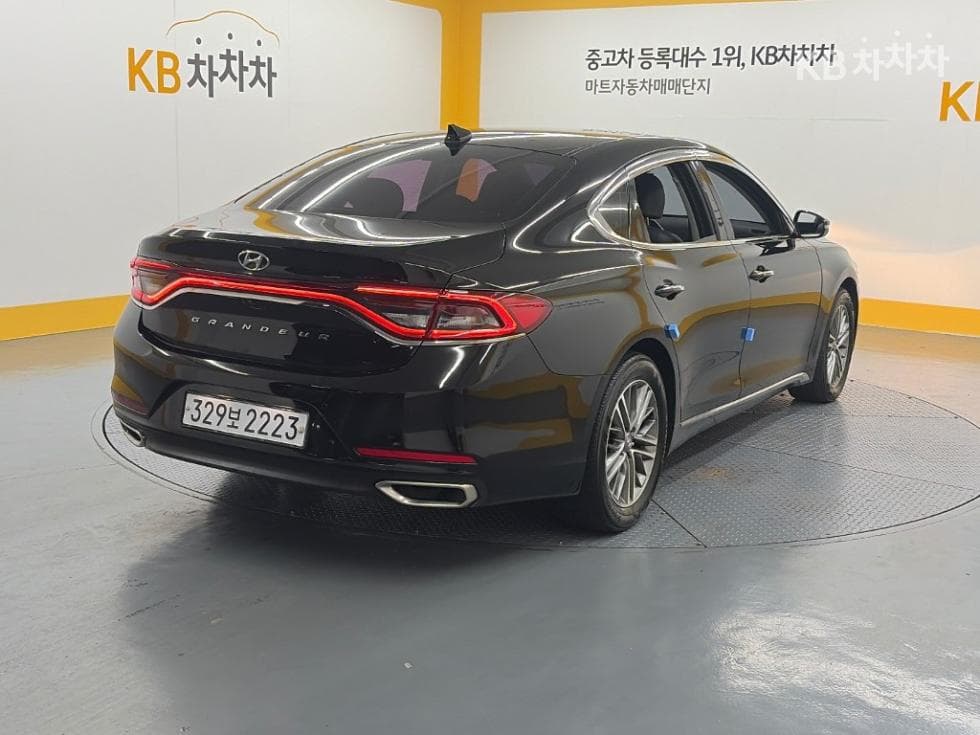Hyundai Grandeur (Azera)IGRental car 3.0 LPi Modern Standard - 4